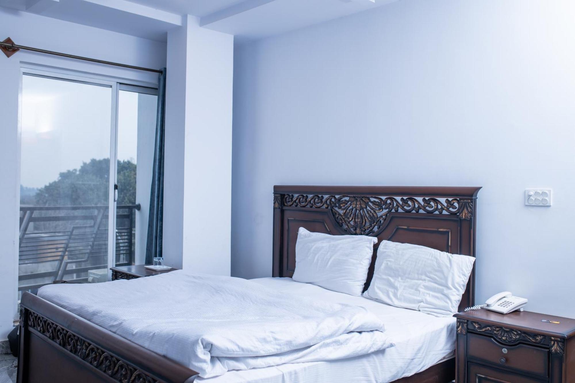 Regal Residency Hotel Равалпинди Екстериор снимка